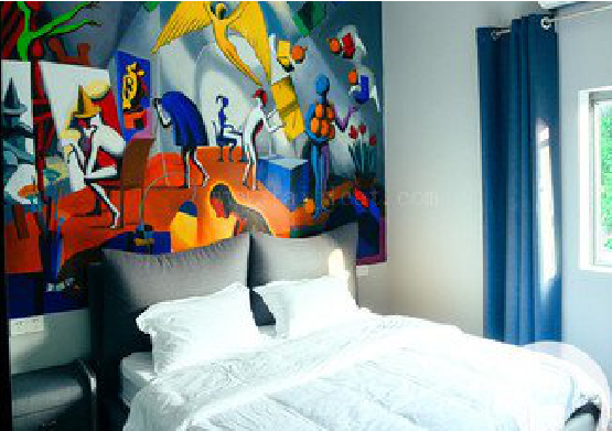 芒市对于酒店的墙体彩绘而言更注重哪些方面？