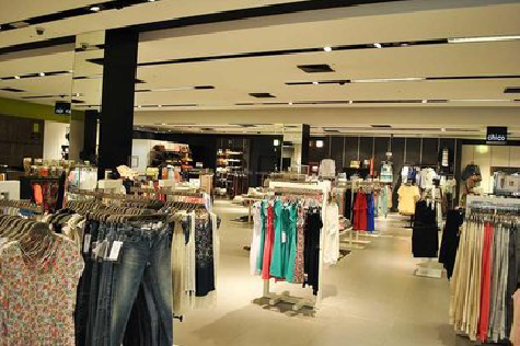 芒市商场里的店面怎么装修？